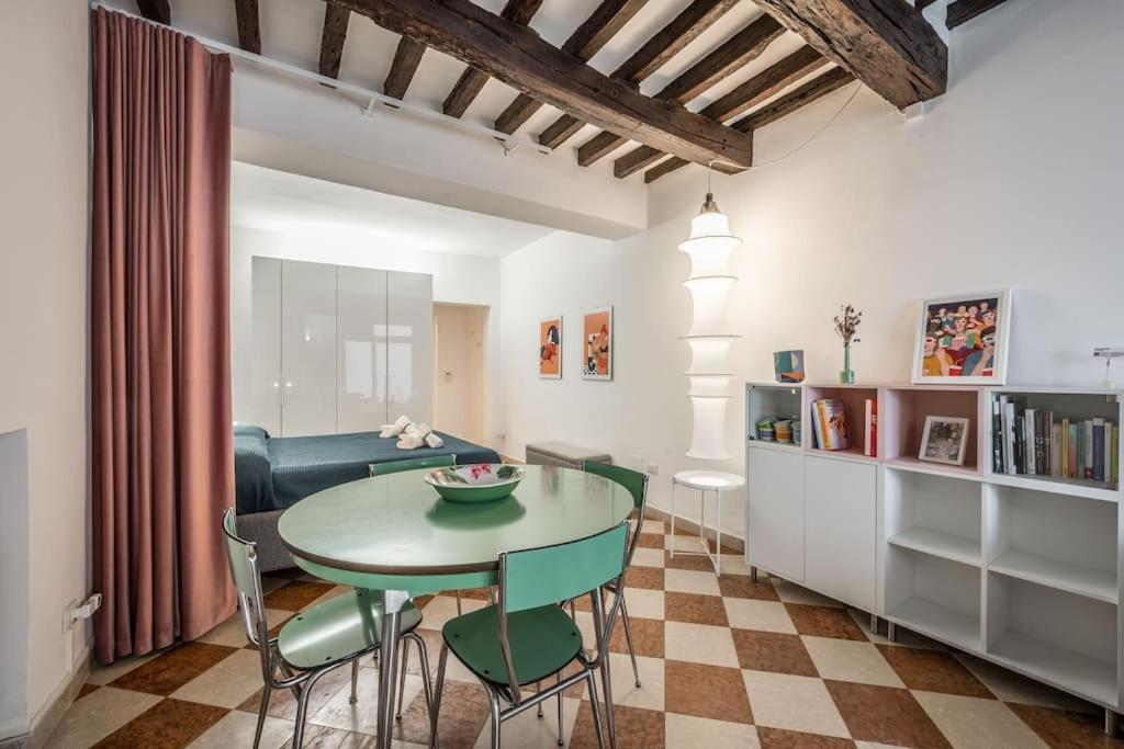 Casa Camilla - Arty Suite Nel Centro Storico Parma Kültér fotó