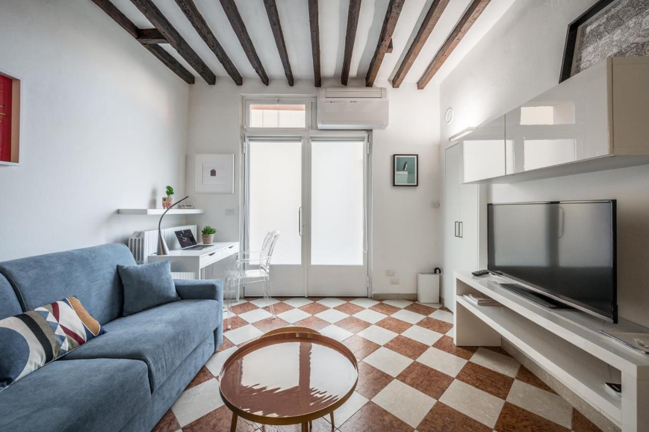 Casa Camilla - Arty Suite Nel Centro Storico Parma Kültér fotó